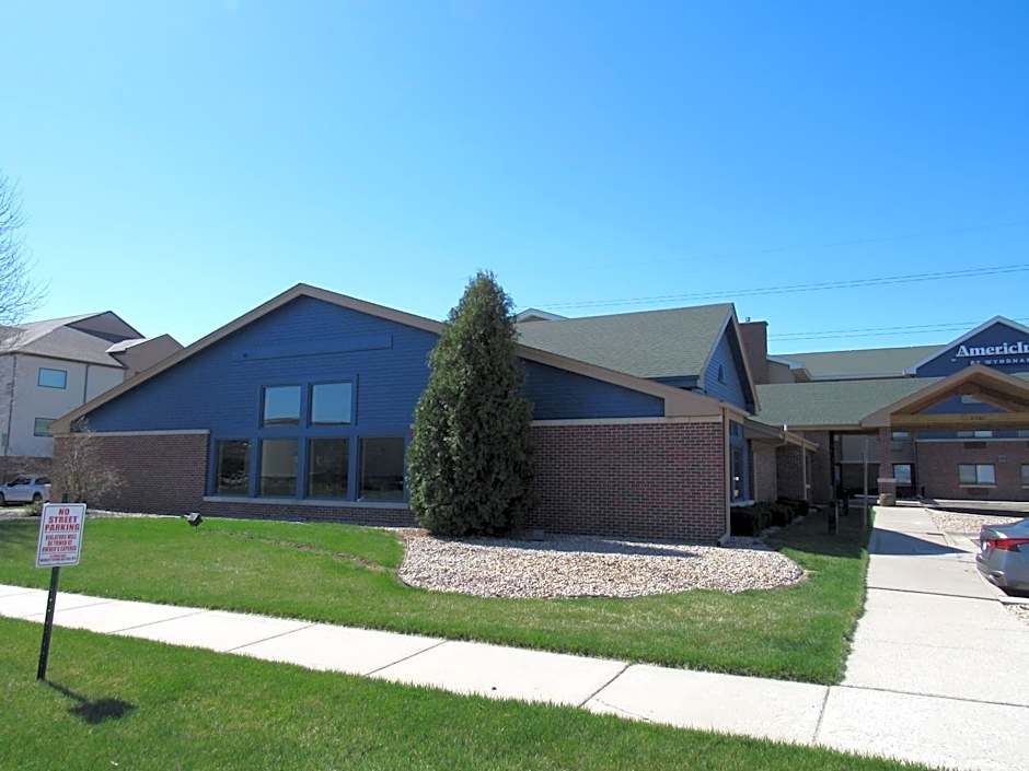 AmericInn by Wyndham Lincoln South