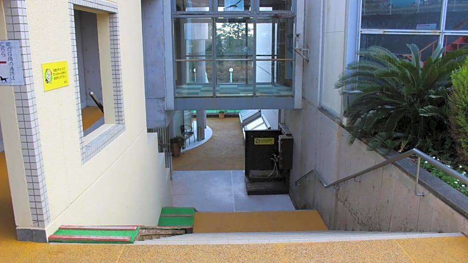 Izu-Kogen Wan Wan Paradise Condominium