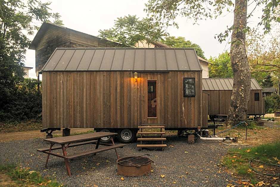 Johnson's Beach Cabins and Campground