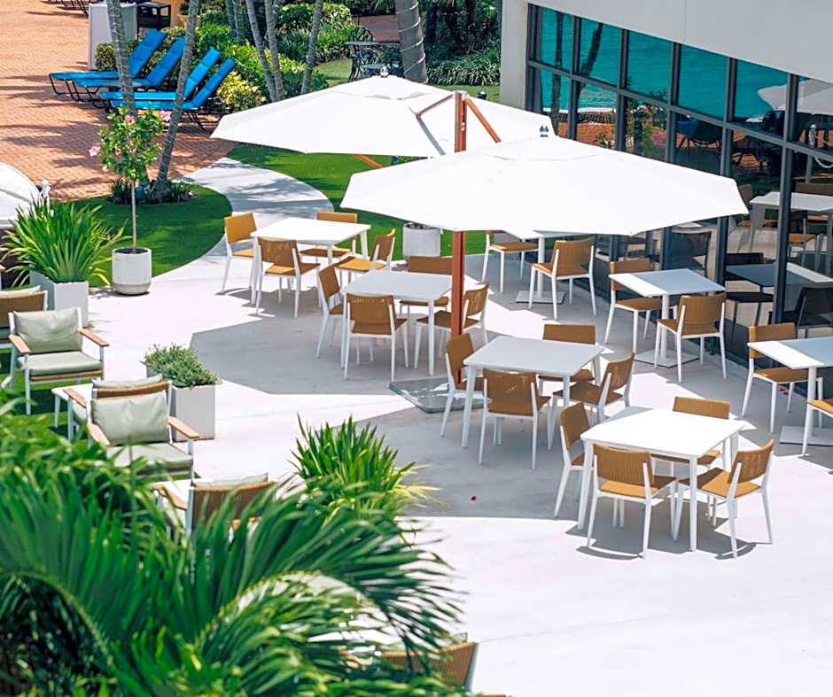 Hilton Palm Beach Airport