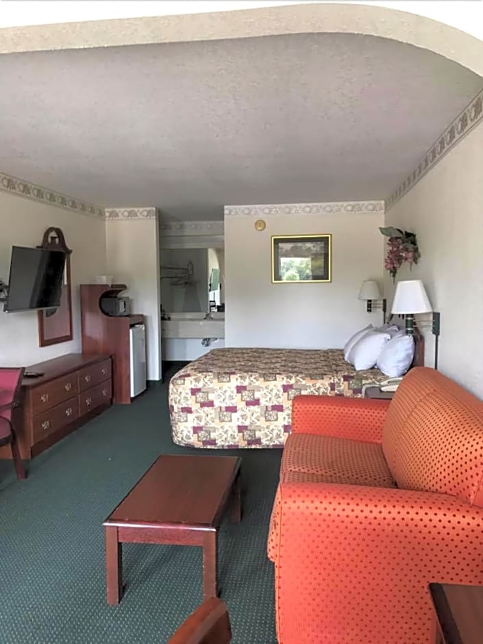 Budgetel Inn & Suites Pine Mountain