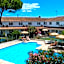 Artemia Aigues-Mortes - Hôtel avec piscine - Bornes électriques - Parking privé - Local vélo-moto