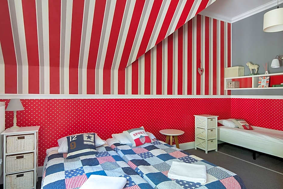 Dwór Złotopolska Dolina Mansion House