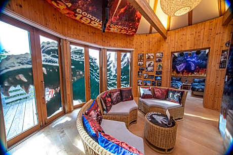 Godzilla Room [Monster Island] Non Smoking