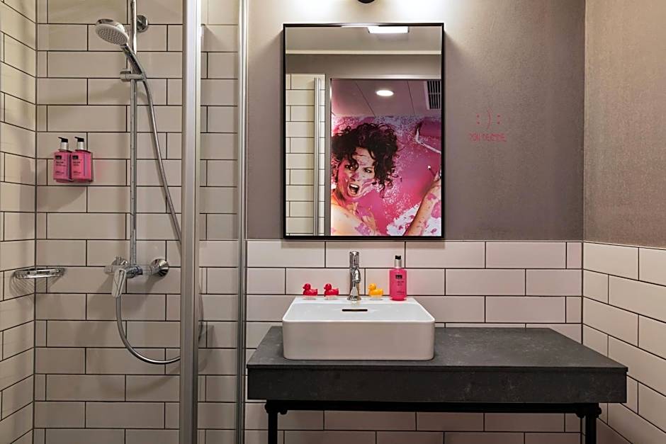 Moxy by Marriott Frankfurt East