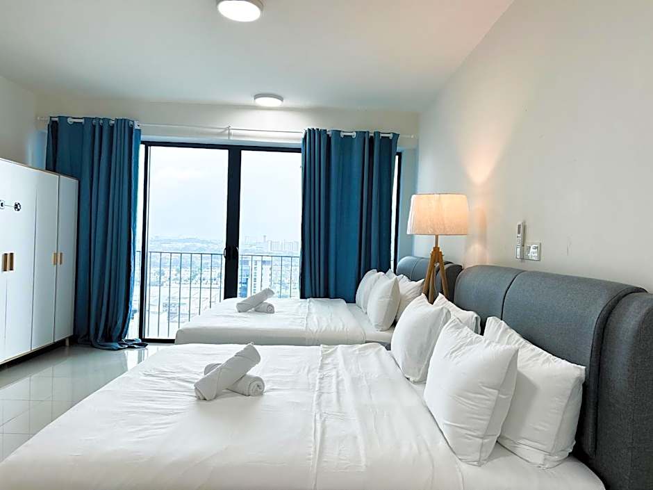 Trefoil by Manhattan Group