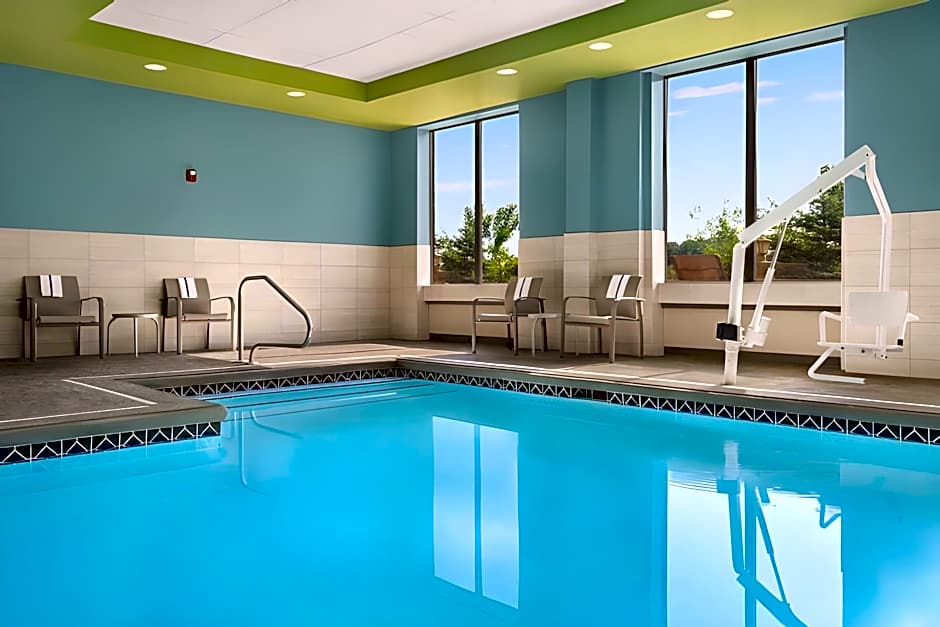 Holiday Inn Express Hotel and Suites Akron South-Airport Area By IHG