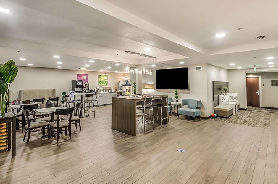 Sleep Inn & Suites