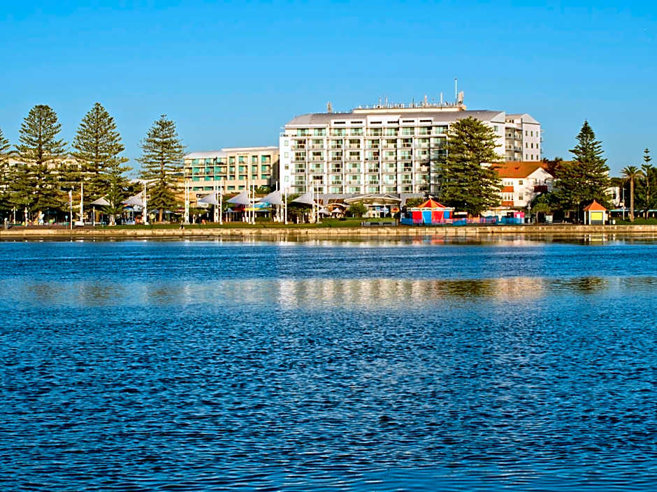 Oaks The Entrance Waterfront Suites