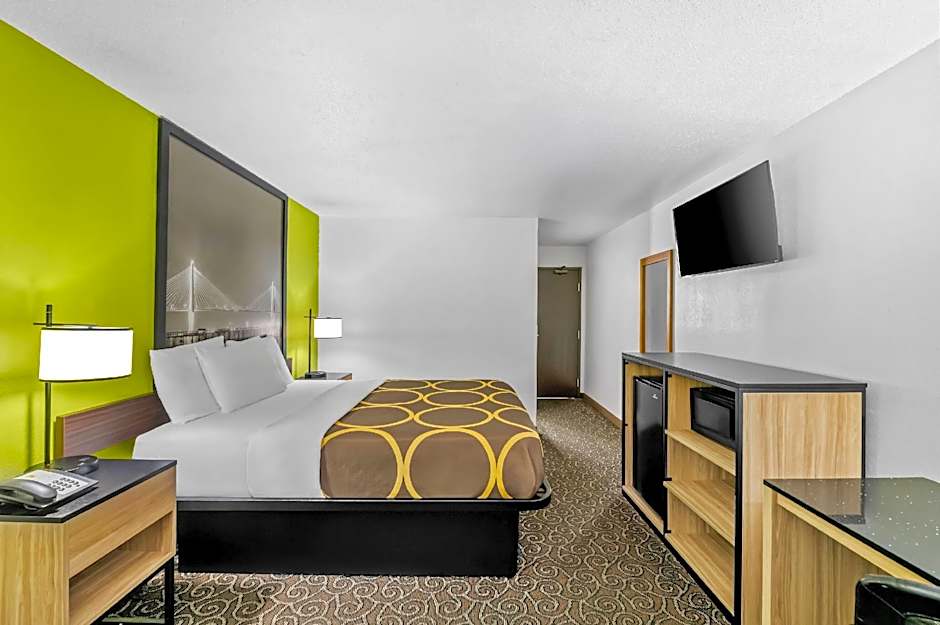 Super 8 by Wyndham Franklin