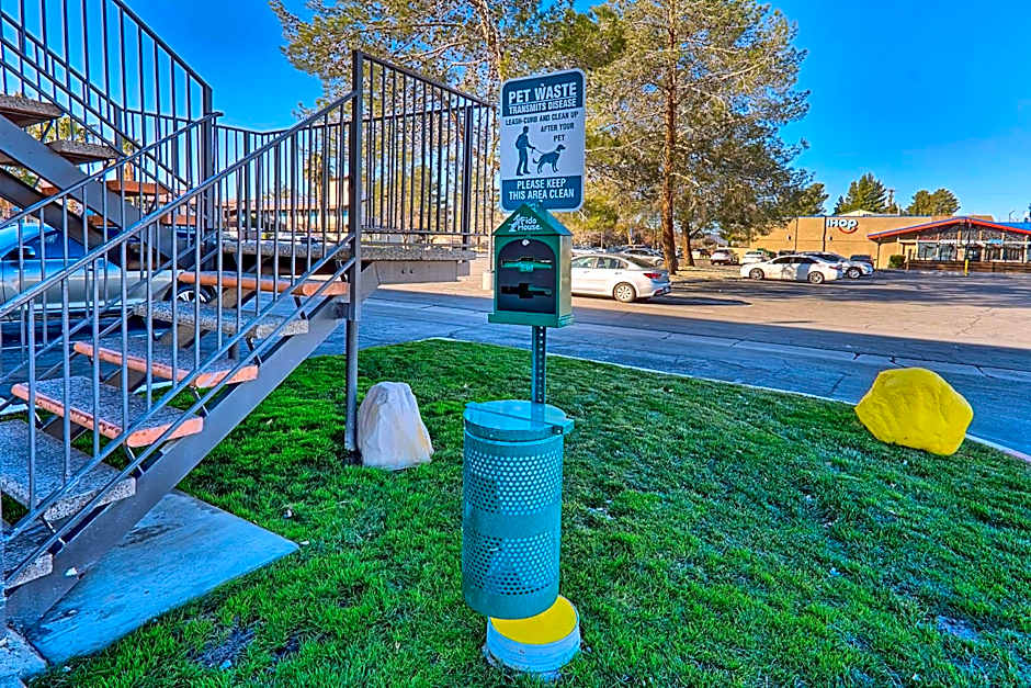 Motel 6-Lancaster, CA