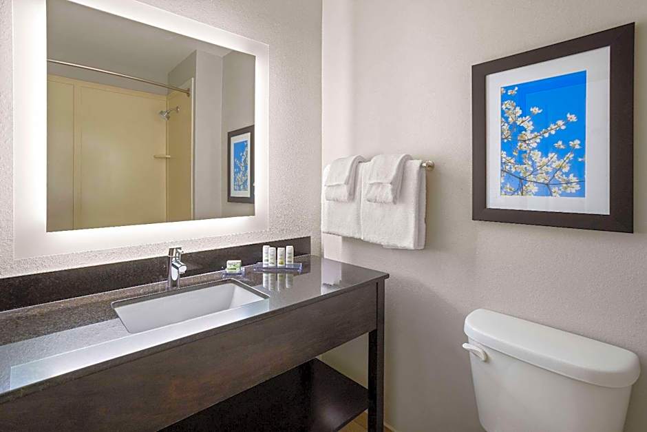 La Quinta Inn & Suites by Wyndham Mooresville