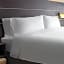 Holiday Inn Express Hotel & Suites Belmont by IHG