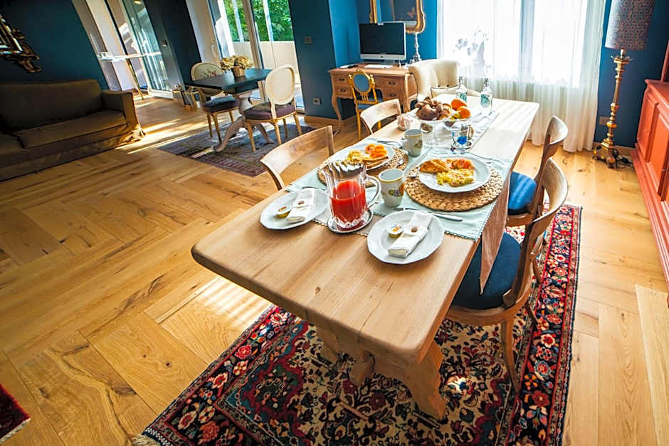 The Lion's Den BnB