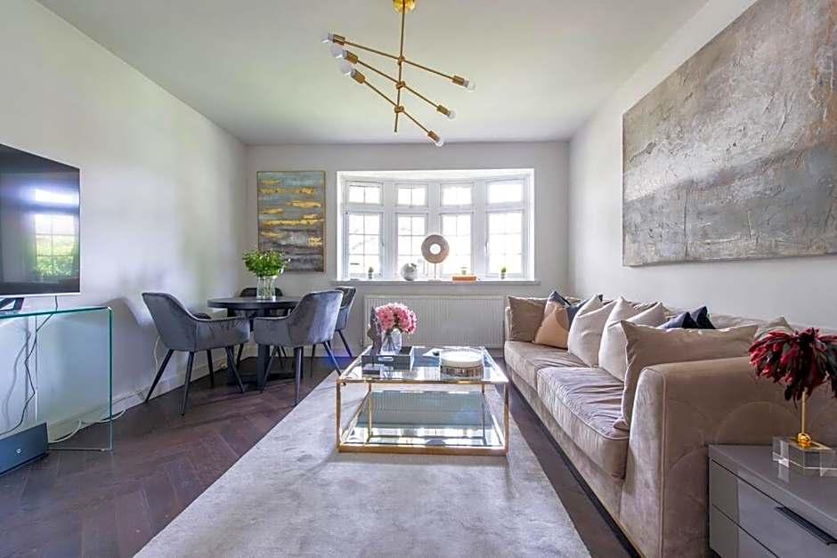 2 BR, Modern Urban Sanctuary 1CC - Cherrydeal