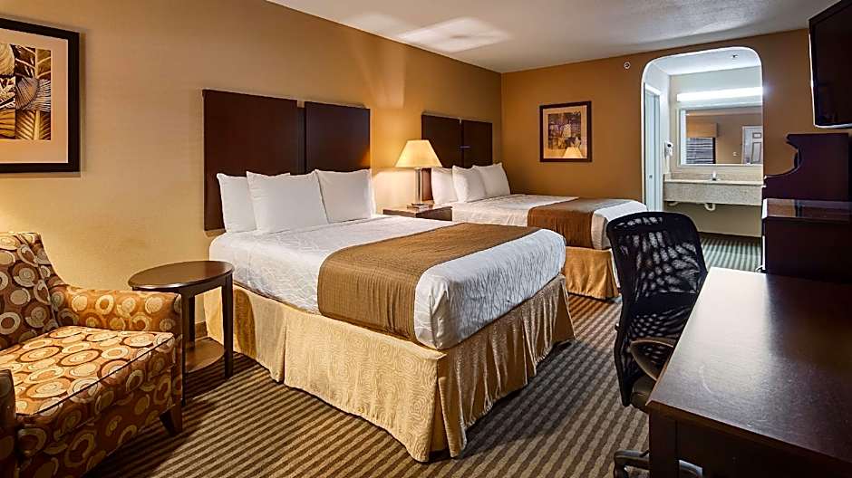 Best Western Cedar Inn