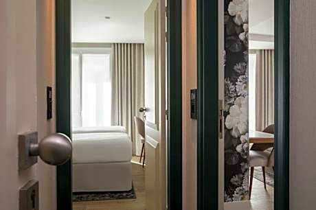 Family Communicating Rooms