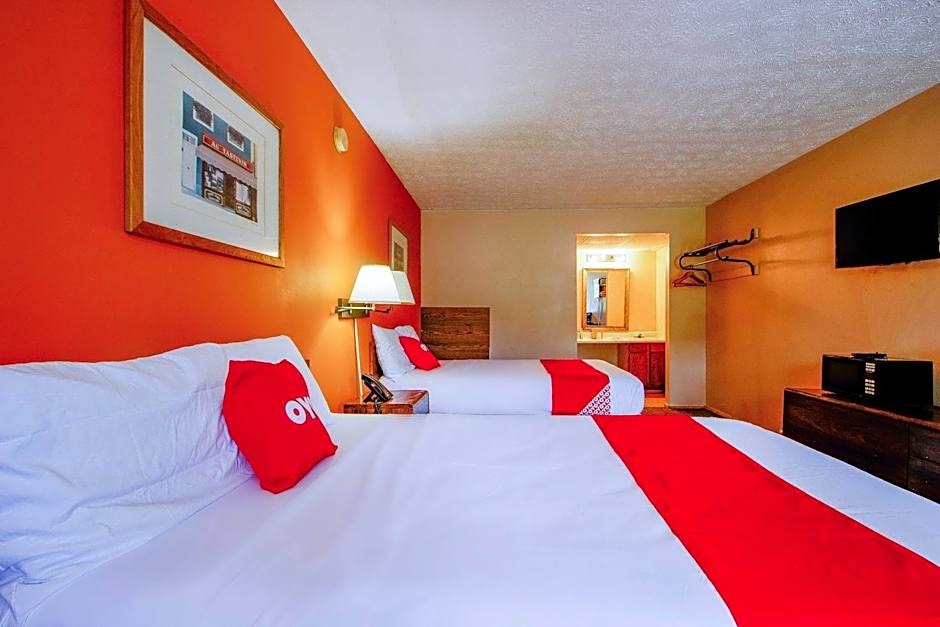 OYO Hotel Chapmanville Inn, WV - Hwy 119