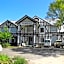 Petit Hotel White Wing