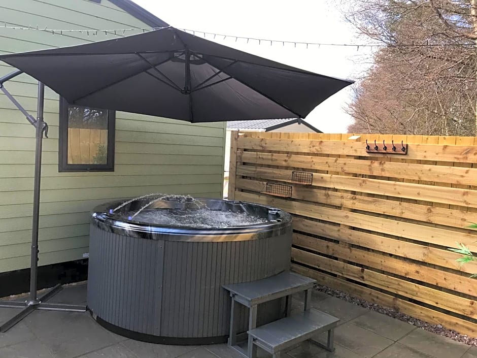Lola Lodge - Luxury Hot Tub Retreat