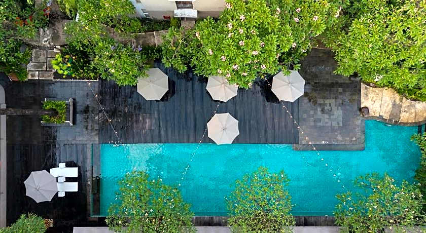 Harris Hotel & Residences Sunset Road