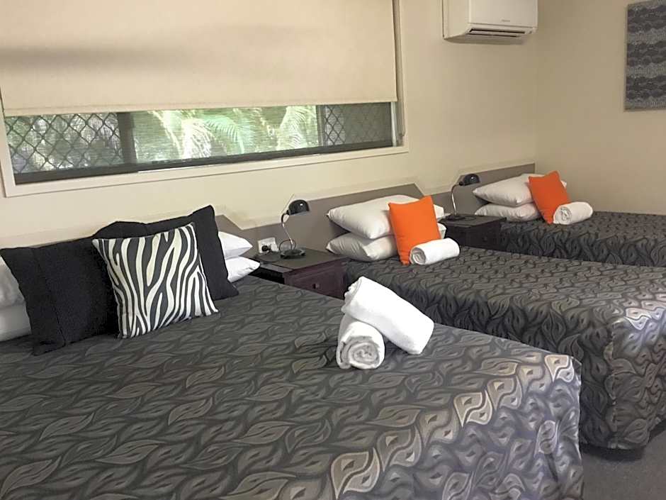 Golden Palms Motor Inn