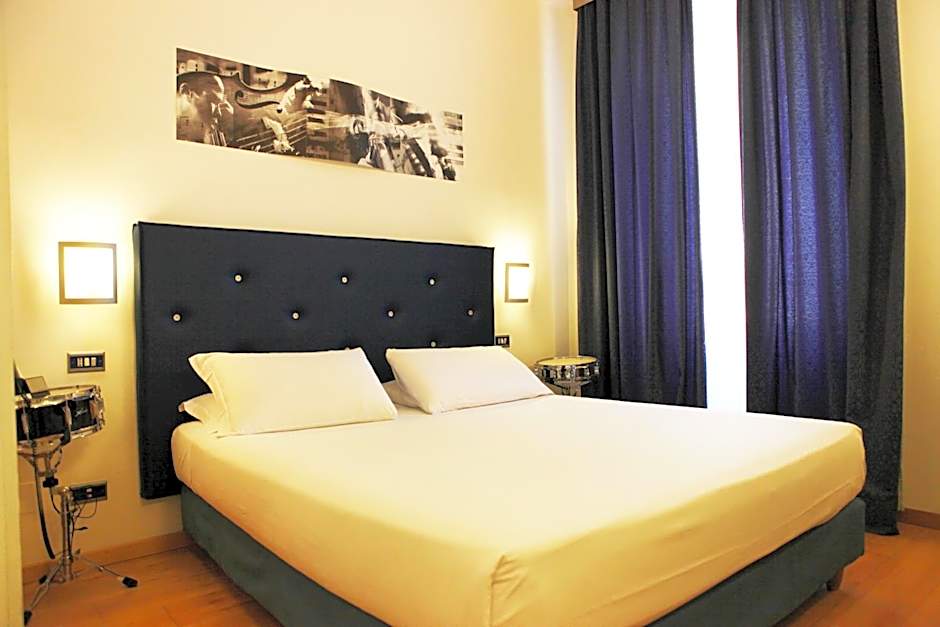 Hotel Franklin Feel The Sound