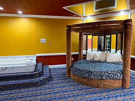 Dove Pool Suite - Non-Smoking