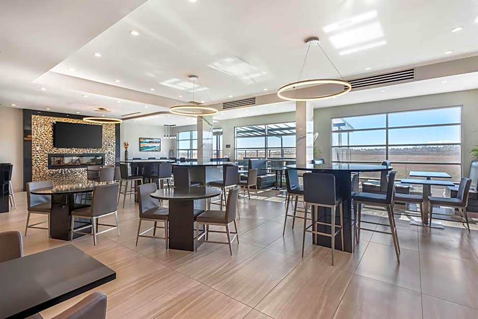 Executive Residency by Best Western Calgary City View North