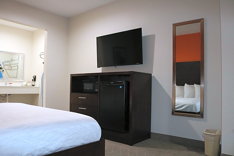 Scottish Inn & Suites - IAH Airport