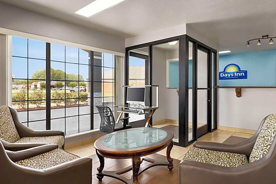 Days Inn by Wyndham Fulton