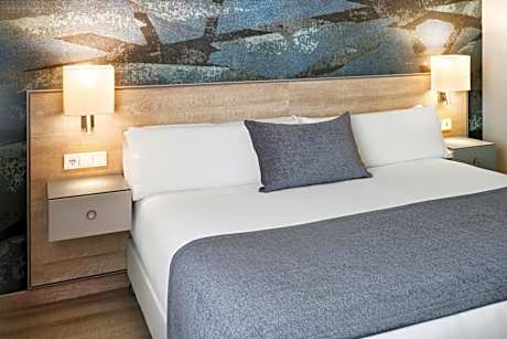 Double Room with Extra Bed with Free Airport Transfer