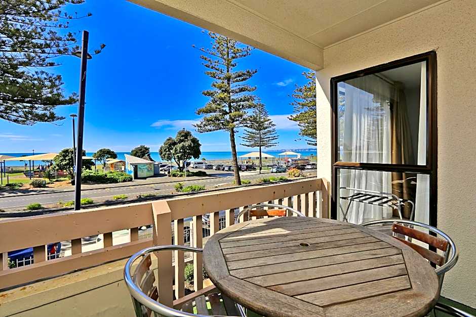 Edgewater Motor Lodge