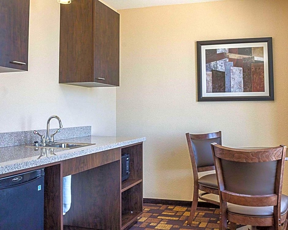 Quality Inn & Suites