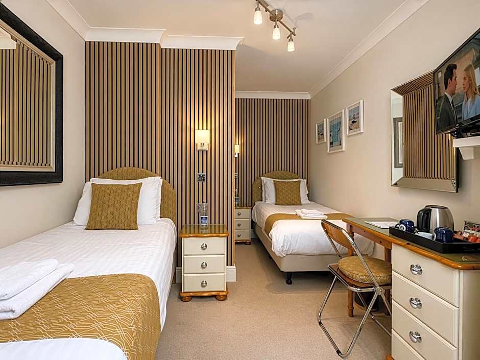 Riviera Lodge Hotel