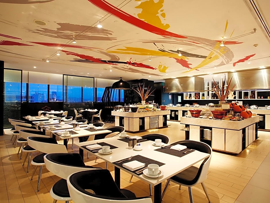 Centara Watergate Pavillion Hotel Bangkok