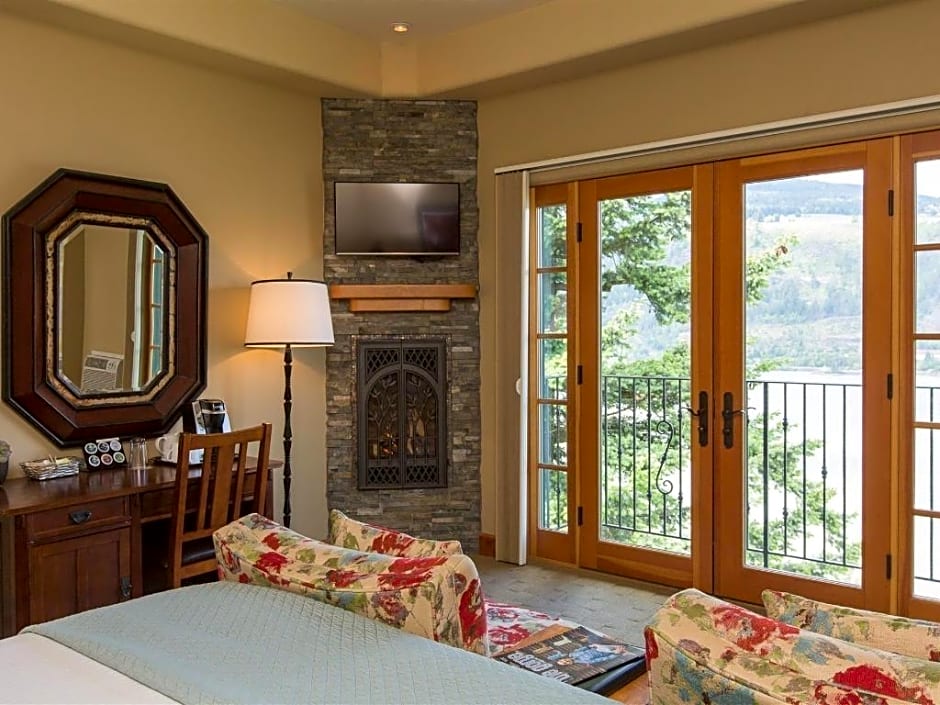 Columbia Cliff Villas