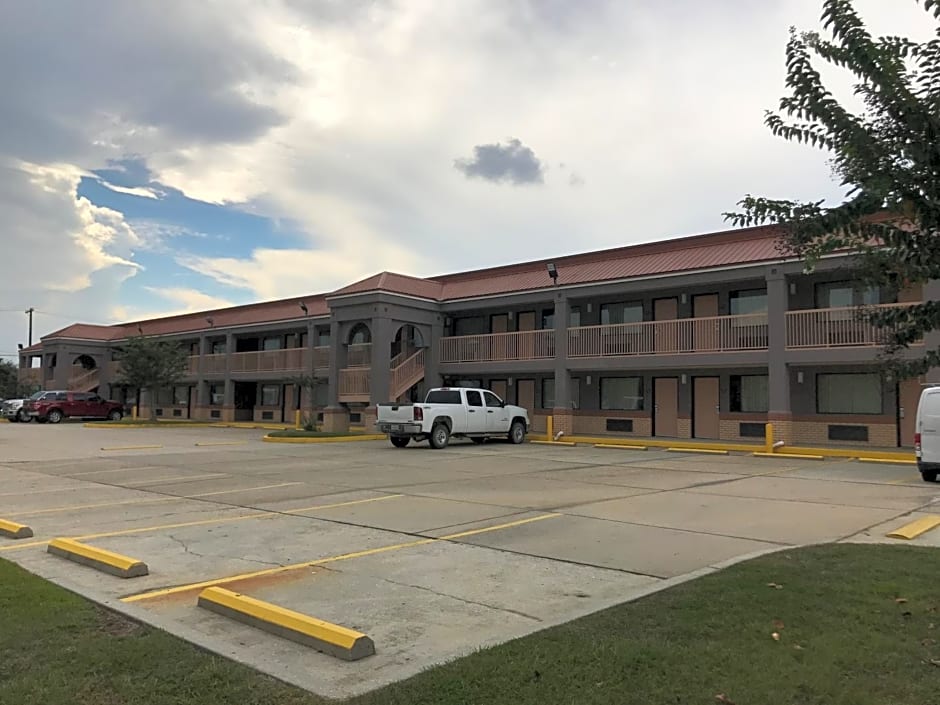 Super 8 by Wyndham Slidell