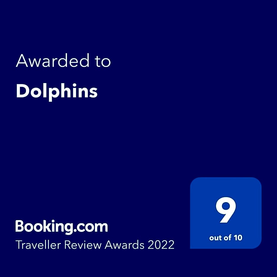 Dolphins Backpackers