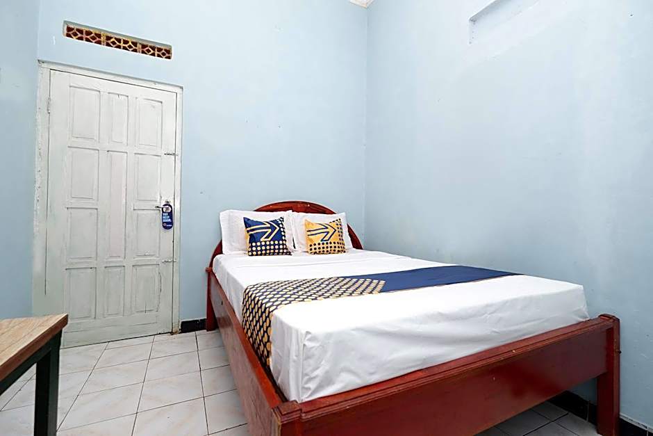 SPOT ON 2106 Homestay Flamboyan