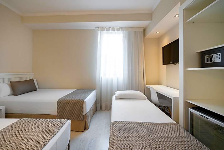 Photo 1 of 4 of Triple Room