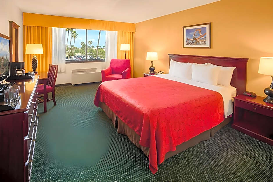Knott's Berry Farm Hotel