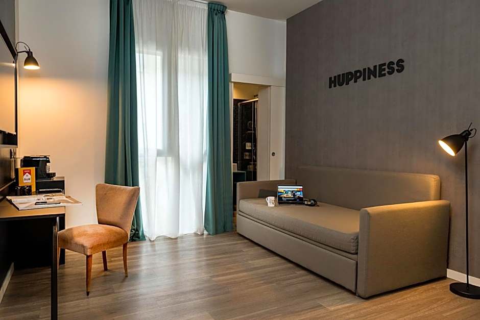 Up Hotel