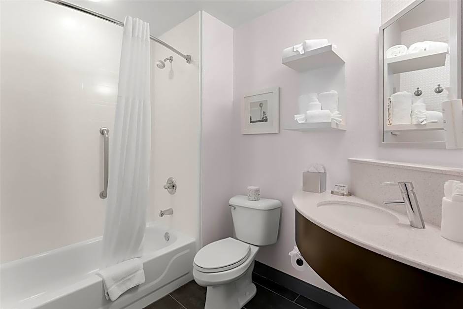 Hampton Inn By Hilton & Suites Newtown