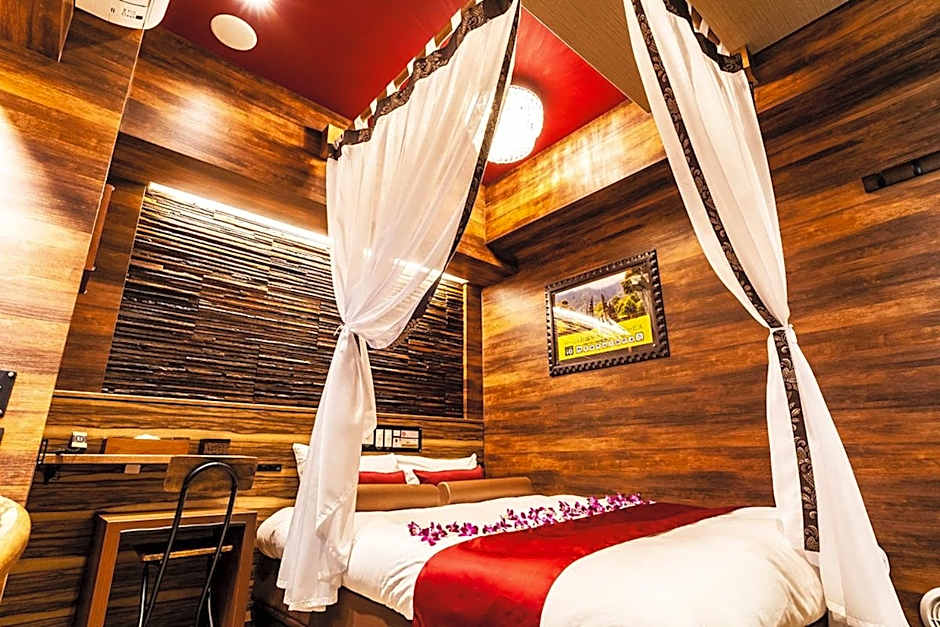 Petit Bali Forest Shinjuku Sanchōme