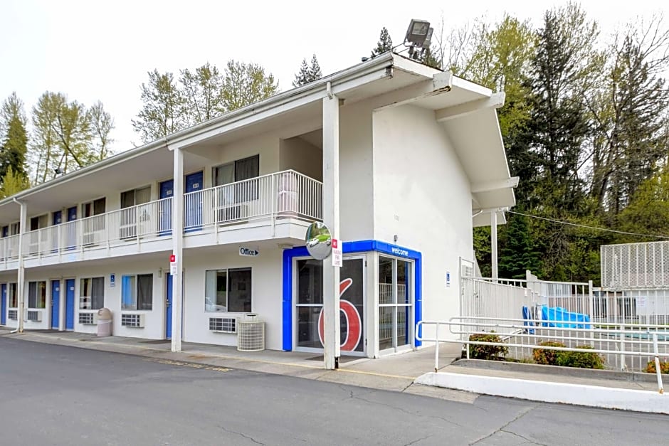 Motel 6-Kelso, WA - Mt. St. Helens