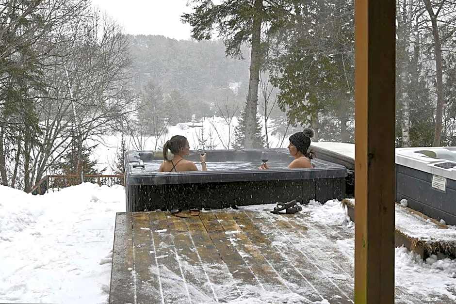 Front RIVER private BEACH 2 HOT TUBS 15 p SAUNA