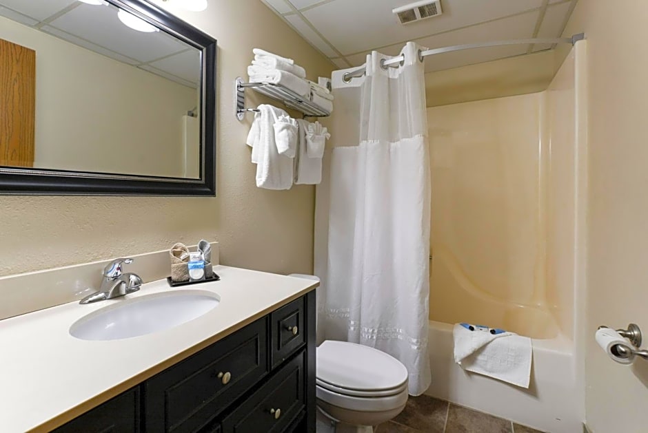 Grand View Inn & Suites