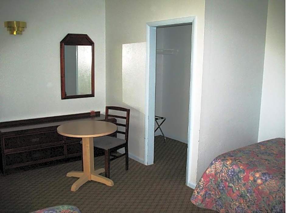 Golden West Motel