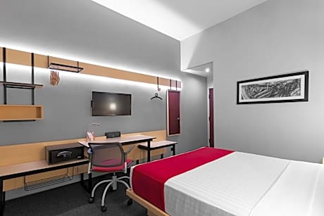 Queen Bed Non Smoking